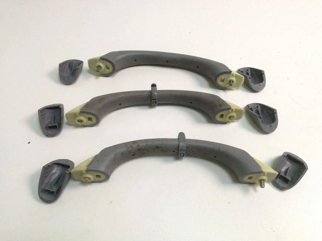 Front interior roof grab handle