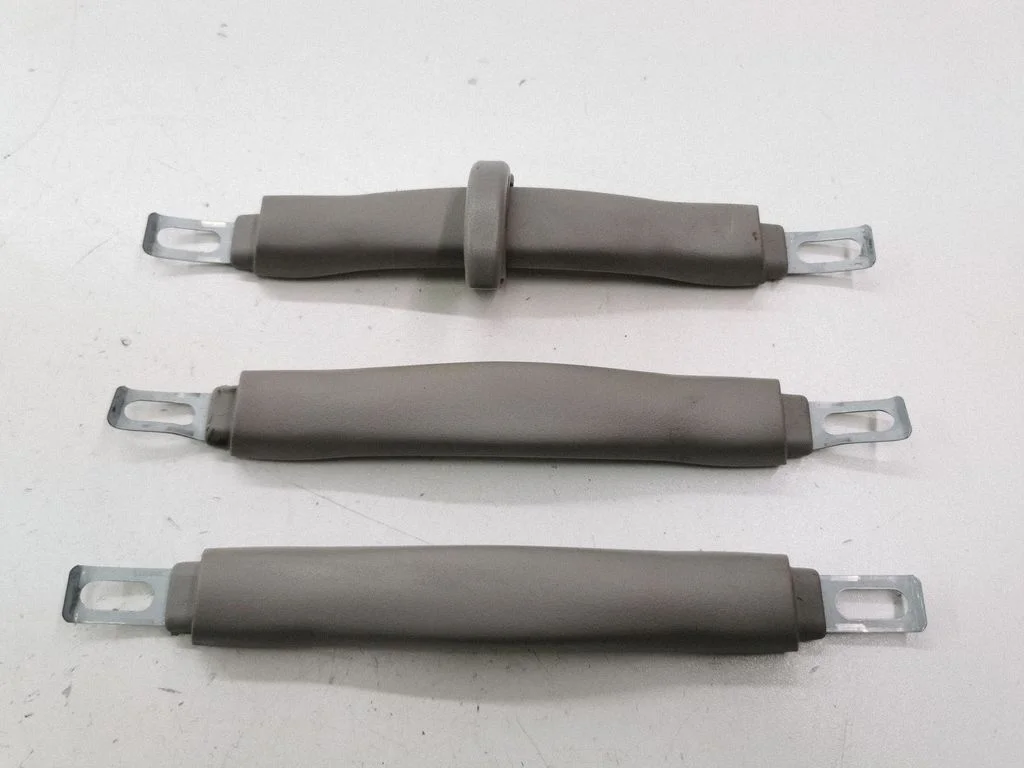 Front interior roof grab handle