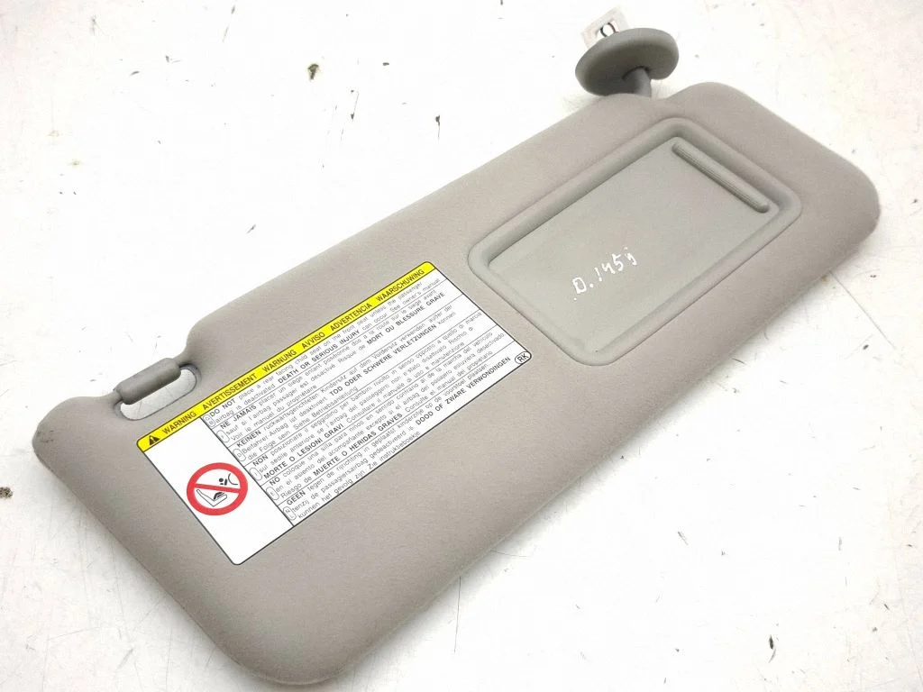 Sun visor – right