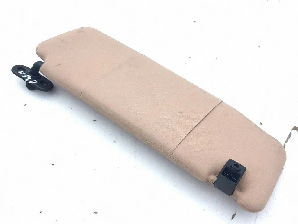 Sun visor – right