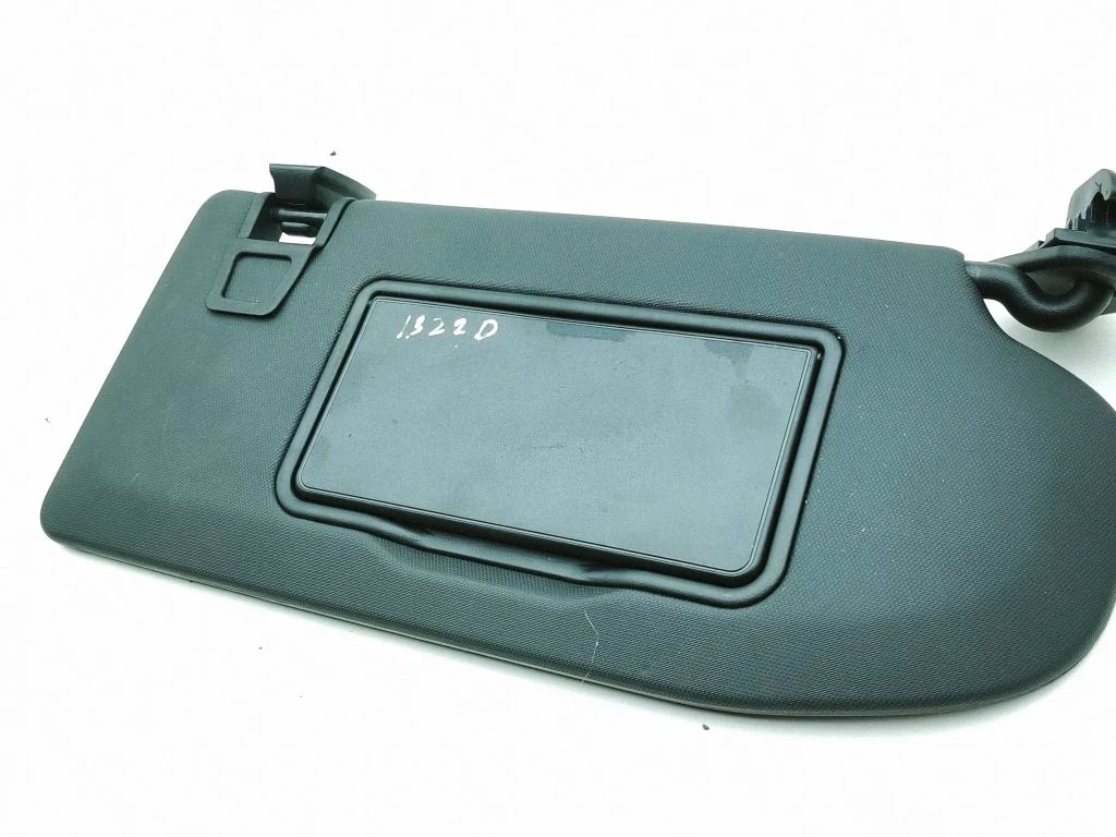 Sun visor – right