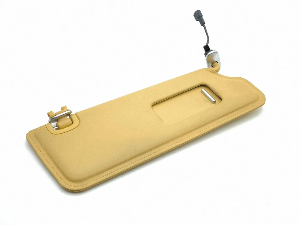 Sun visor – right