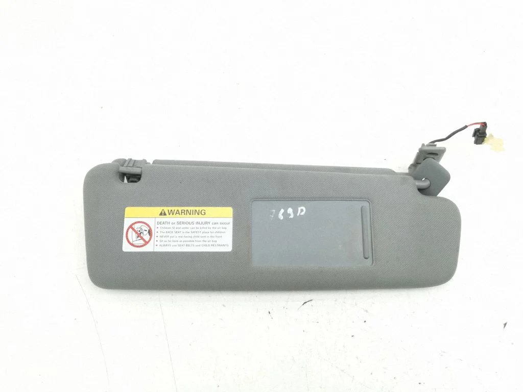 Sun visor – right