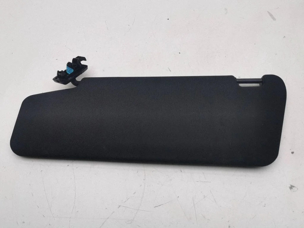 Sun visor – right