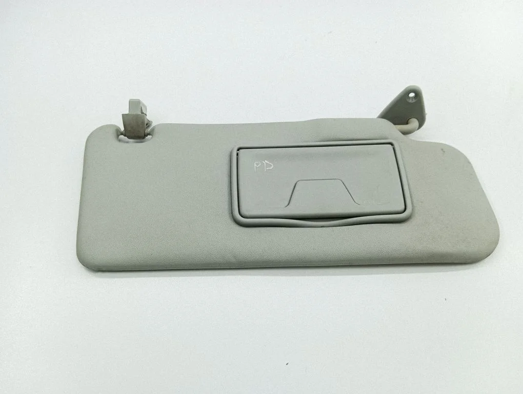 Sun visor – right