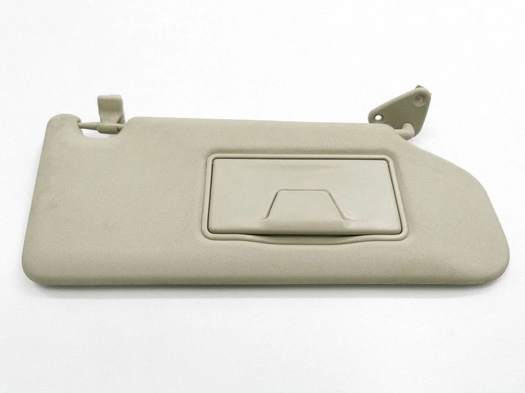 Sun visor – right