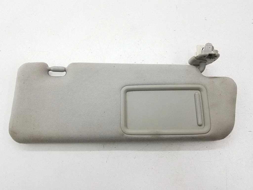 Sun visor – right