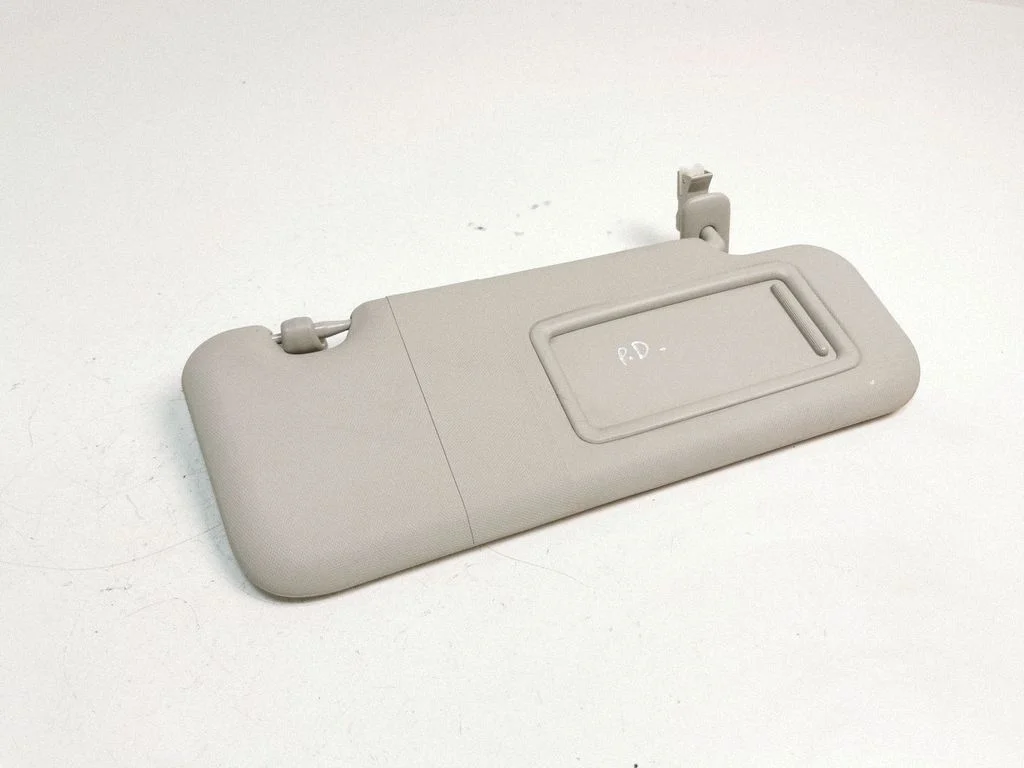 Sun visor – right