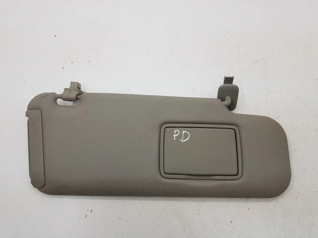 Sun visor – right