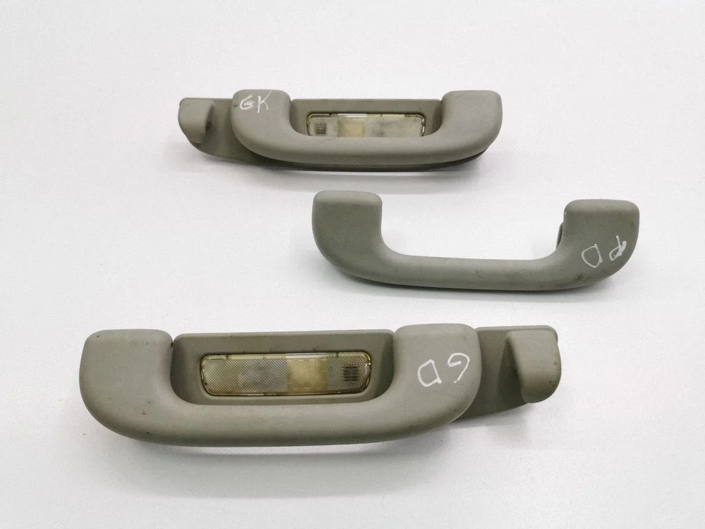 Tagumine lae käepide A1648100251