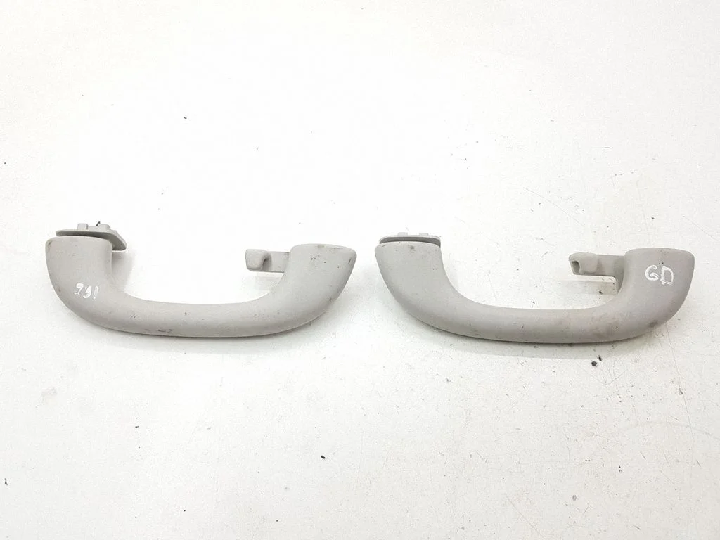 Rear interior roof grab handle
