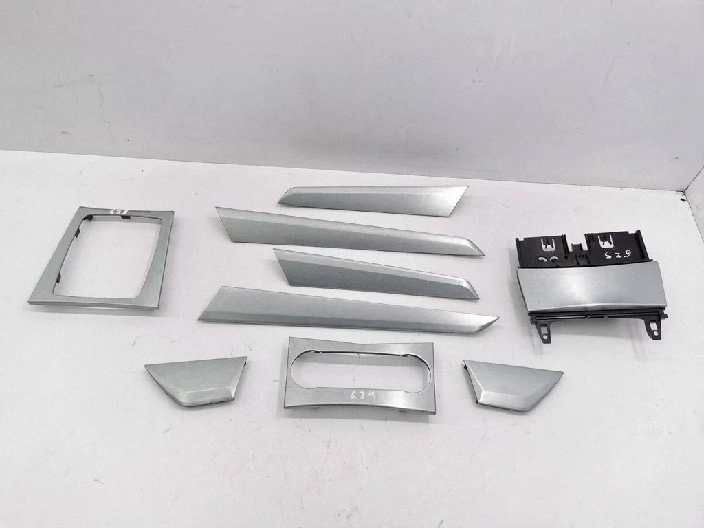 Door card panel trim set – Mercedes-Benz C-Class AMG W204 (2007-2014)