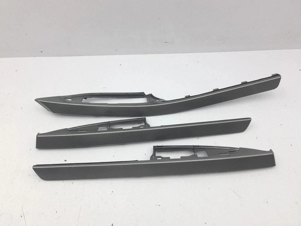 Door card panel trim set EH4668D46
