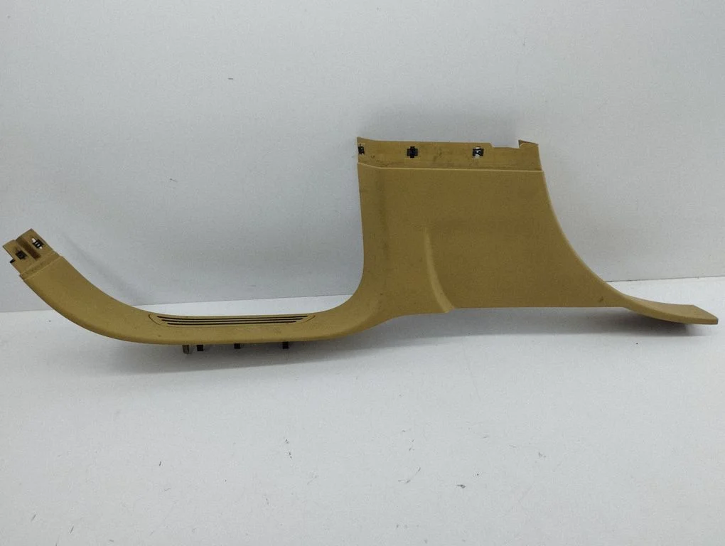 (B) pillar trim (bottom) 92635