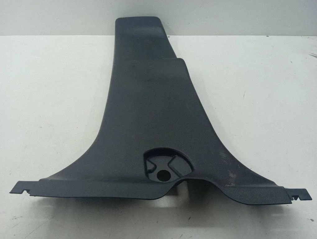 (B) piilari kate (alumine) – Lexus NX (2014-2021)