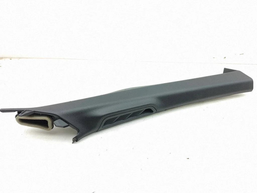 (A) pillar trim 687745689R