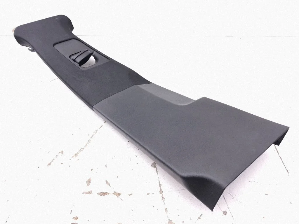 (B) pillar trim (top) – Porsche Cayenne (92A) (2010-2017)