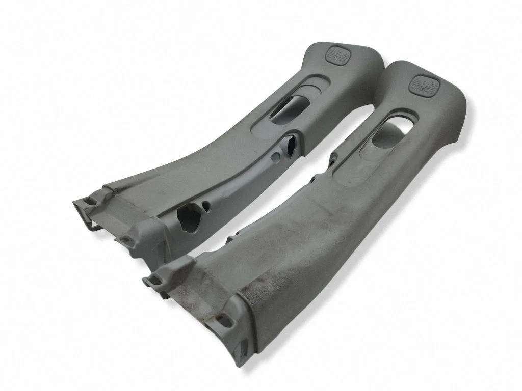 (B) pillar trim (top) C289002AF