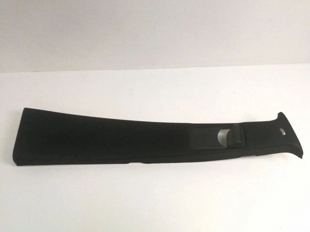 (B) piilari kate (ülemine) – Mercedes-Benz ML-klass W164 (2005-2011)