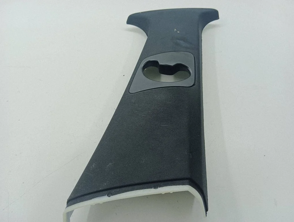 (B) statņa apdare (augšējā) – BMW X5 E70 (2006-2013)