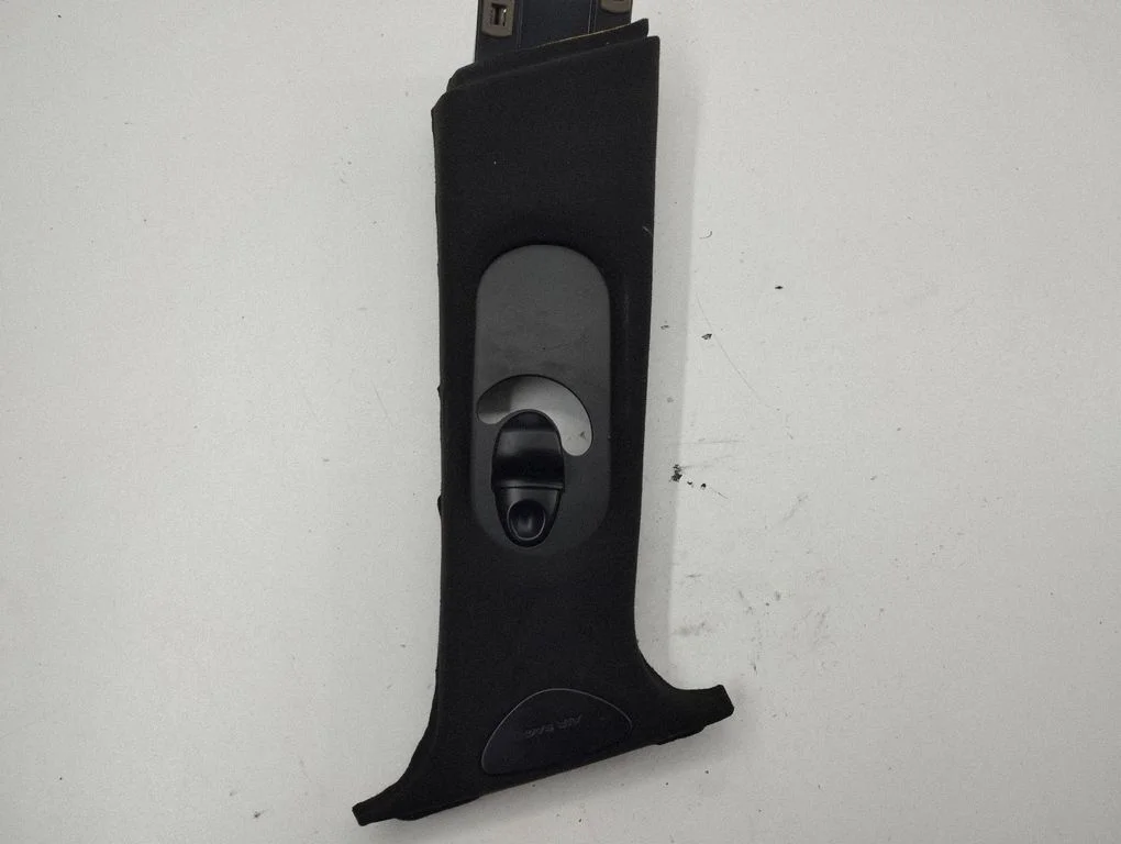 (B) pillar trim (top) 68215800