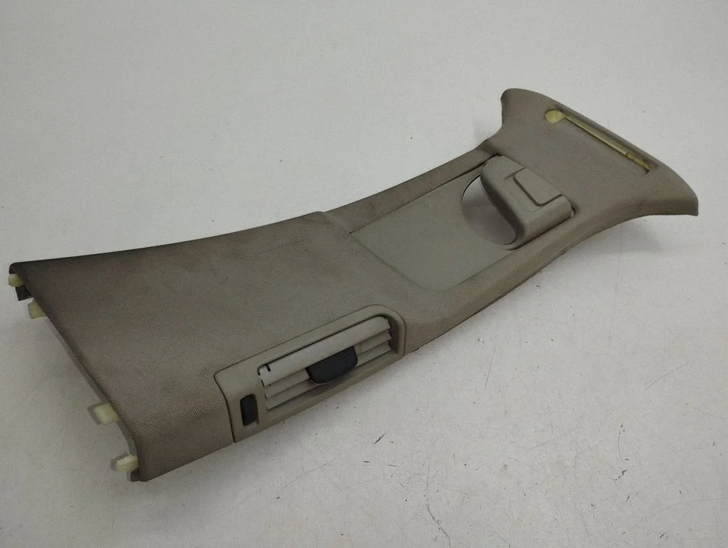 (B) piilari kate (ülemine) – Volvo S60 (2011-2013)