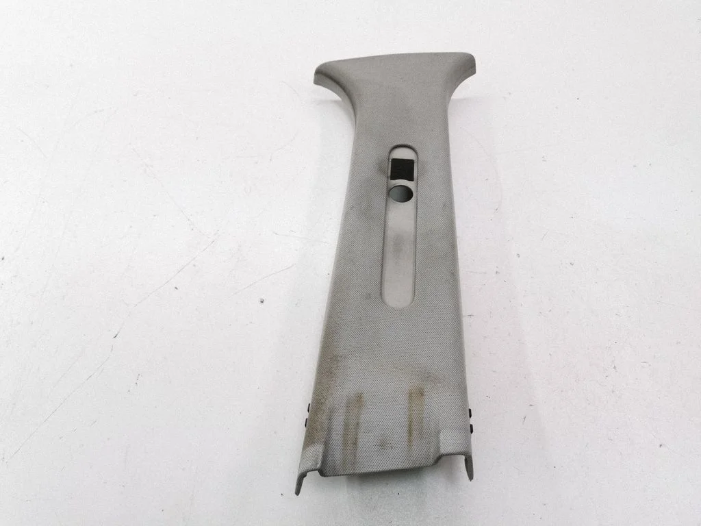 (B) pillar trim (top) A1696920622