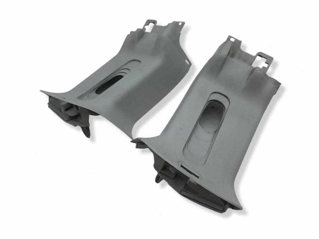 (C) pillar trim 0ZR09ES3AI