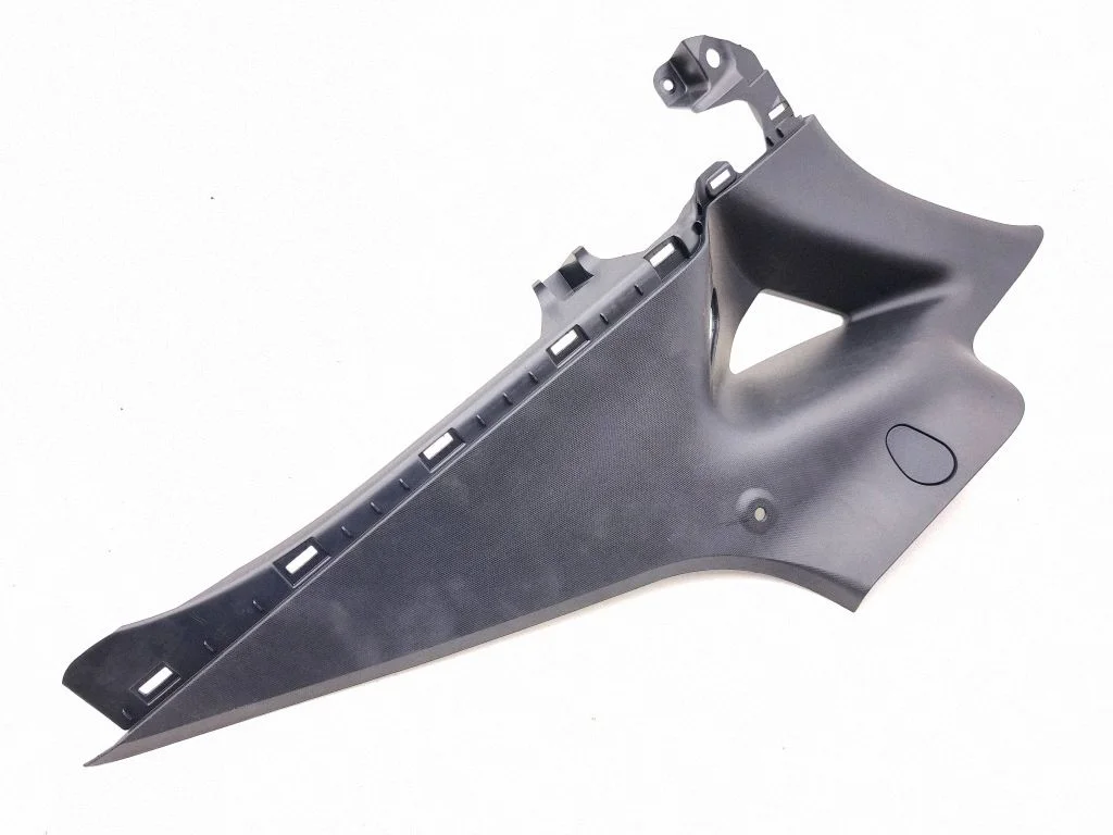 (C) pillar trim J8BR31148BGW