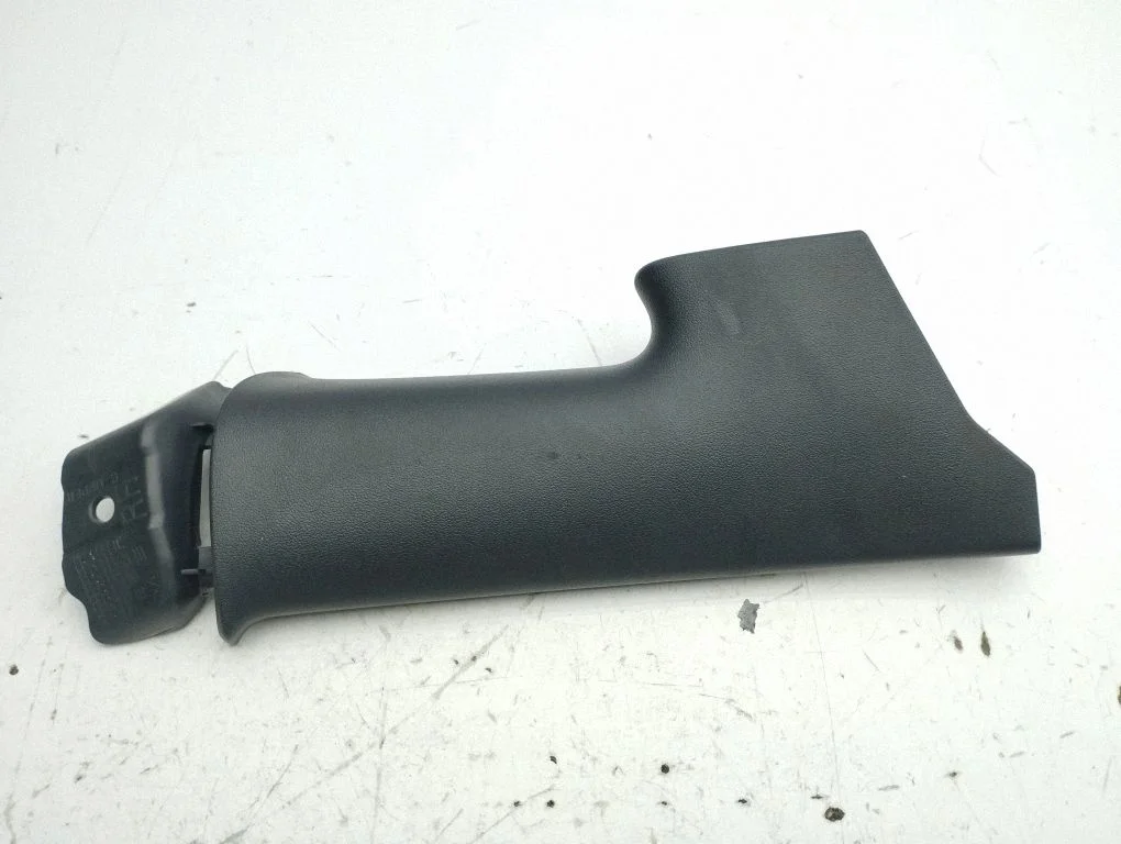 (C) pillar trim 164347700A