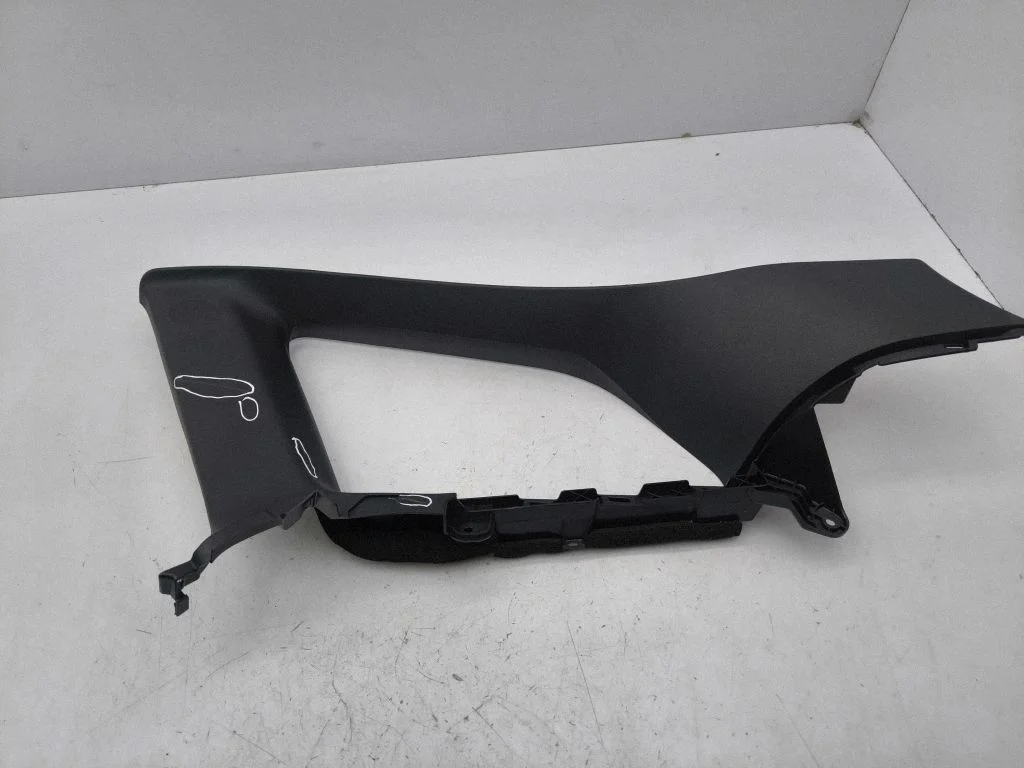 (C) pillar trim – right
