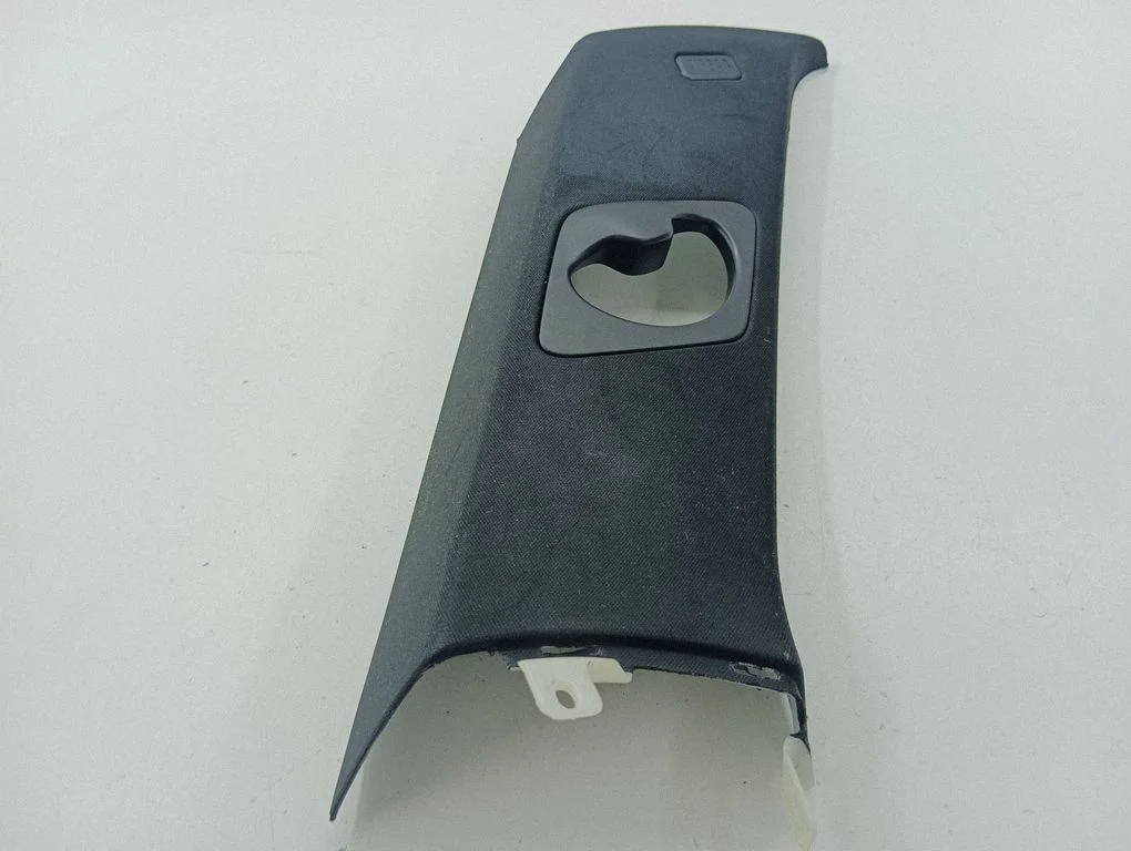 (C) pillar trim 7129755