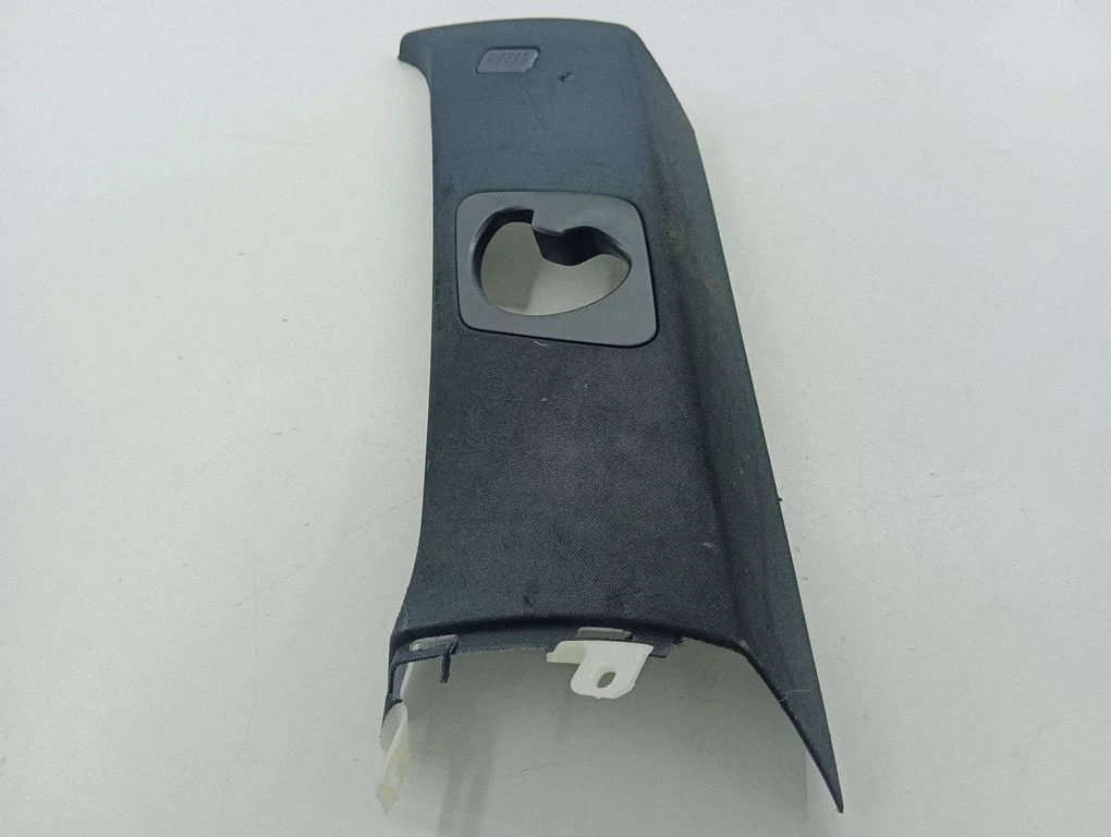 (C) pillar trim 7129756