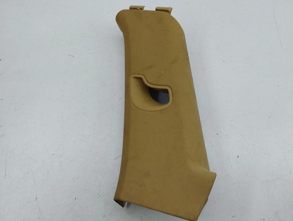 (C) pillar trim 7P5867242M