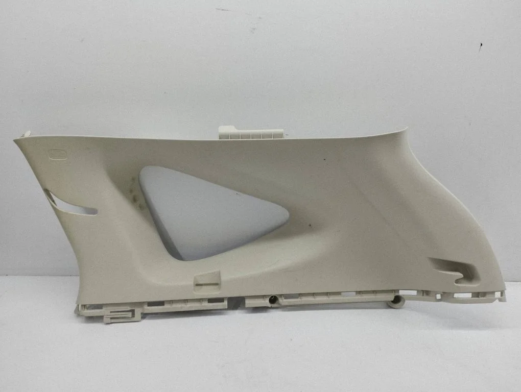 (C) pillar trim – Honda CR-V (2013-2016)