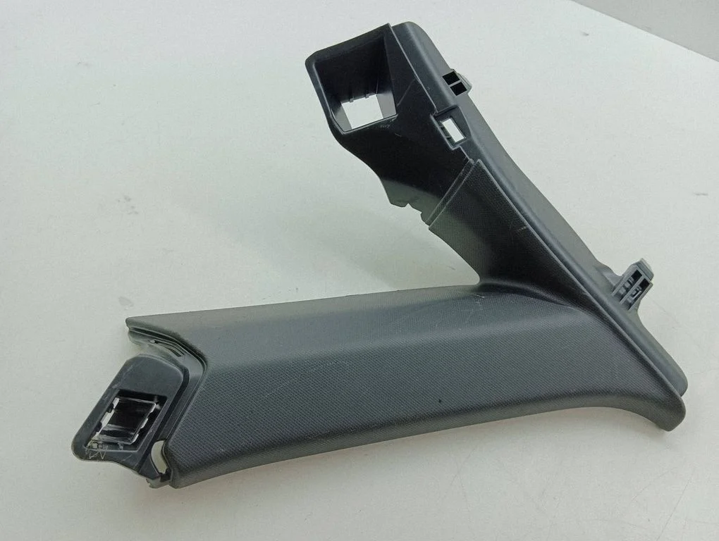 (C) pillar trim 8Y4867287A