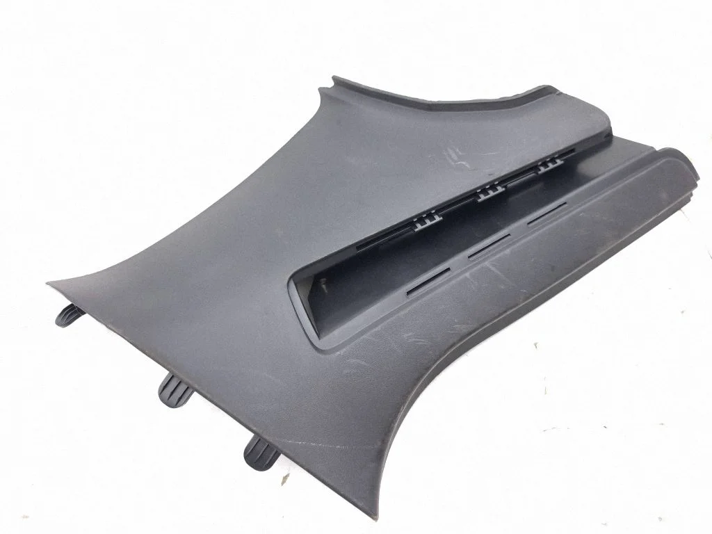 (D)pillar trim (top) – Volvo S90, V90 (2016-)