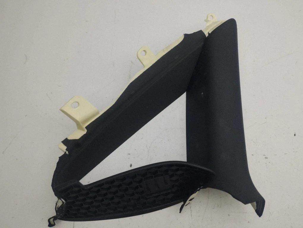 (D)pillar trim (top) 4G8867287