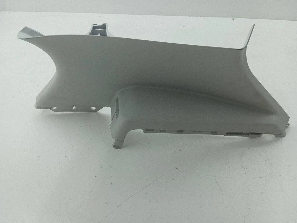 (D) piilari kate (ülemine) – Ford Focus (2018-)