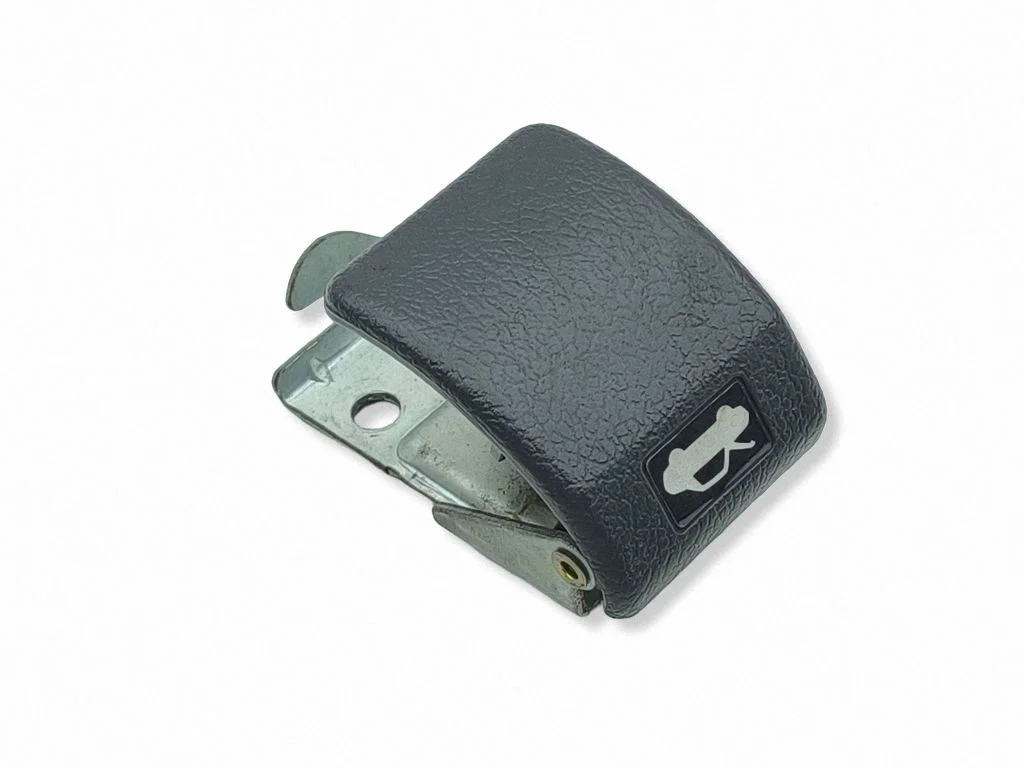Engine bonnet (hood) release handle