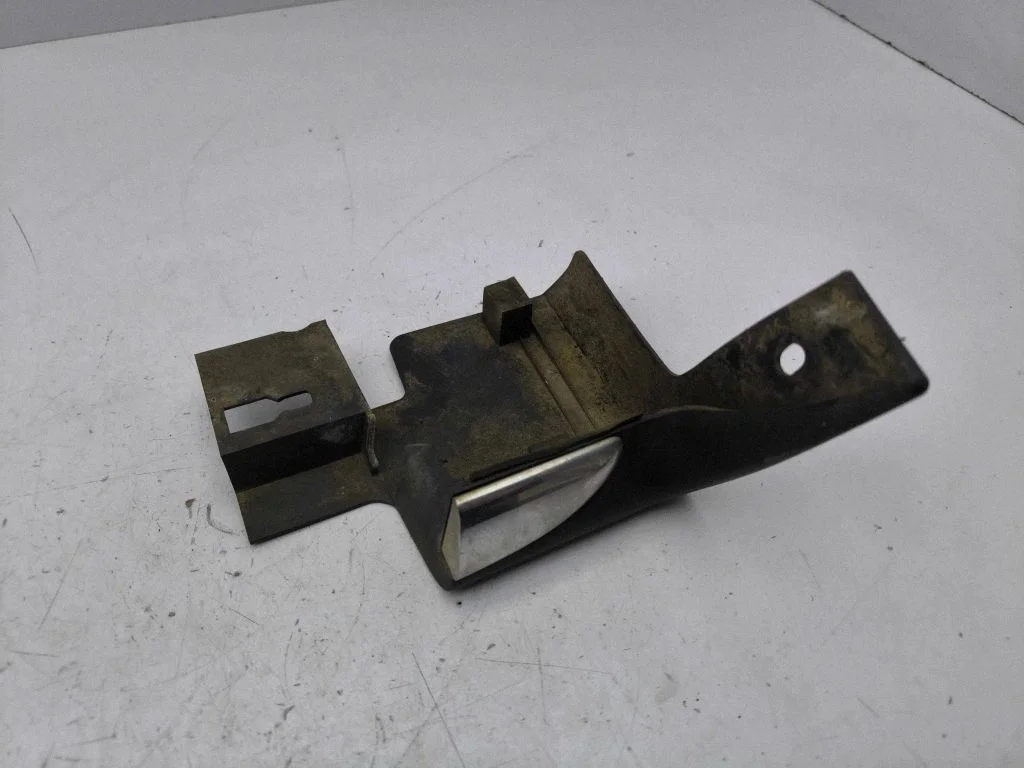 Side skirt front trim EH6651PJ0