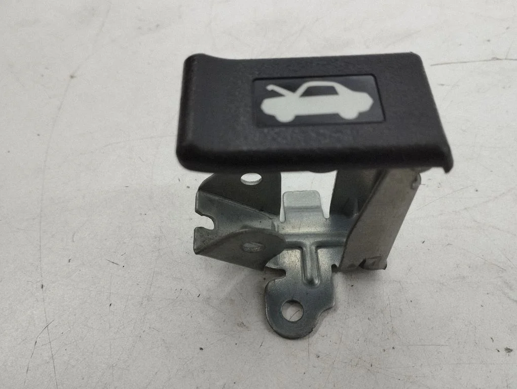 Engine bonnet (hood) release handle