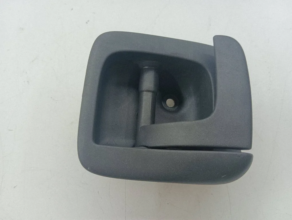 Engine bonnet (hood) release handle – Volvo XC90 (2003-2006)