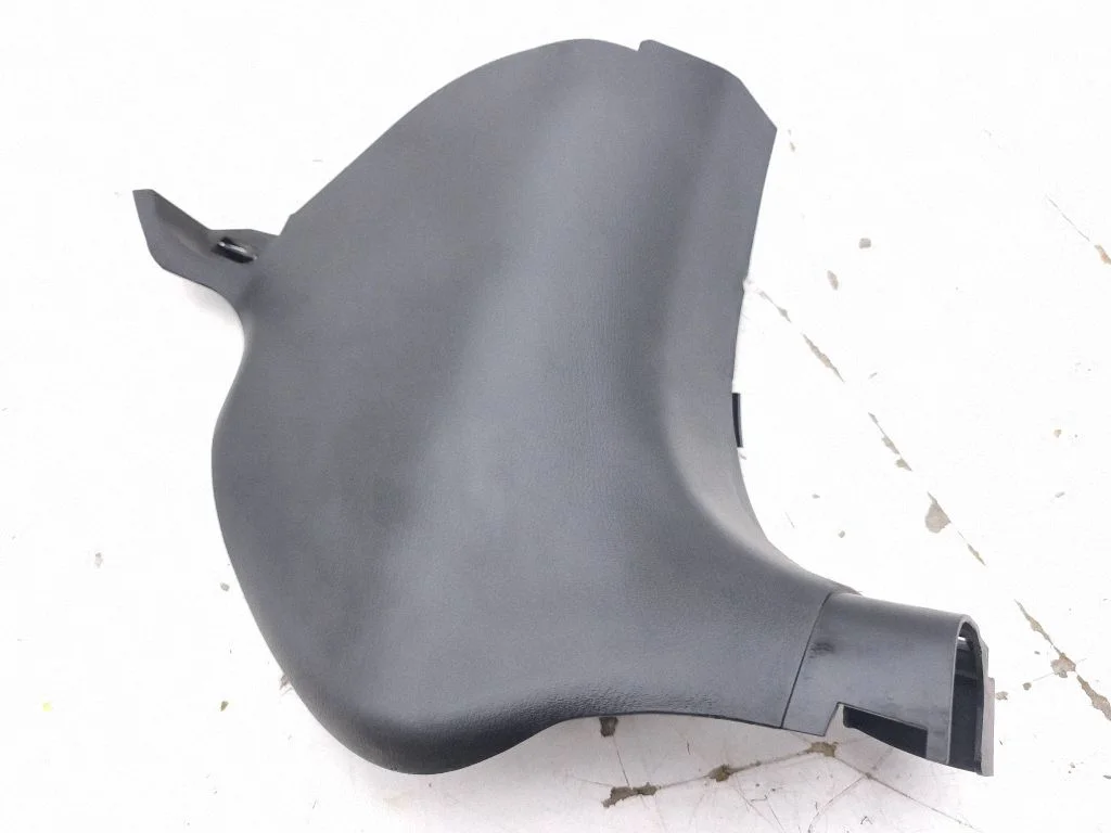 Kāju telpas sānu apdare KB7W68370
