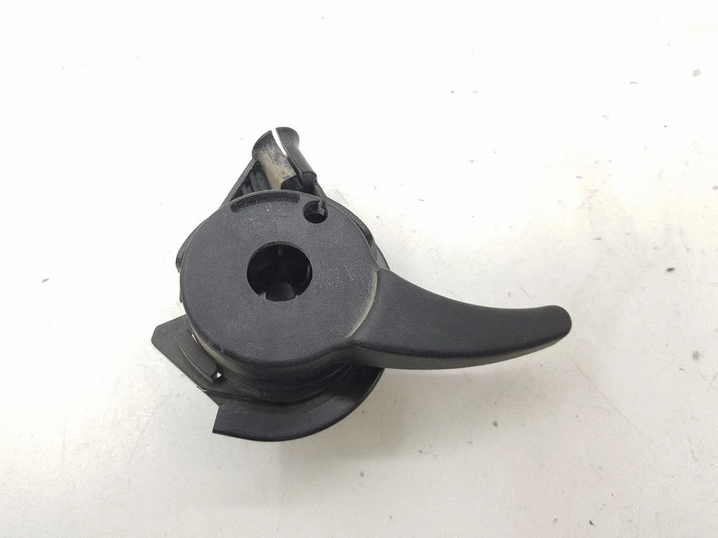 Engine bonnet (hood) release handle