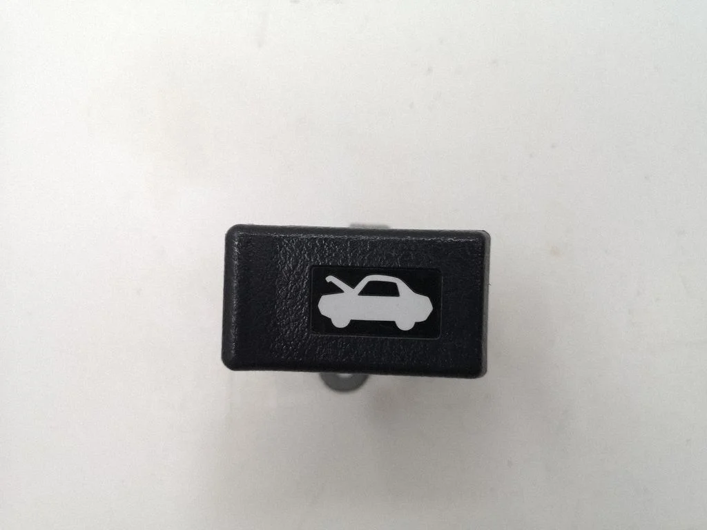 Engine bonnet (hood) release handle