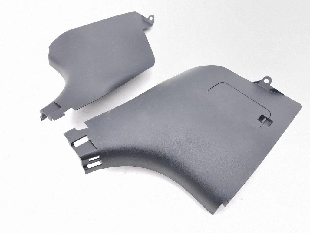 Foot area side trim 669011EK0A