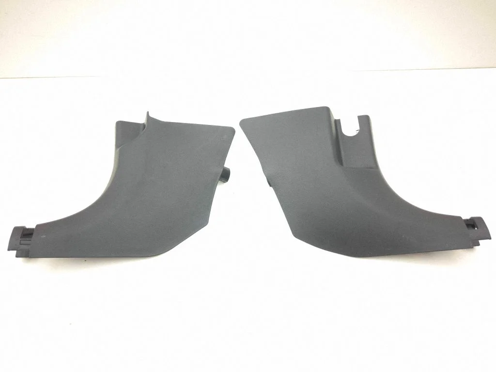Foot area side trim 85823N7900