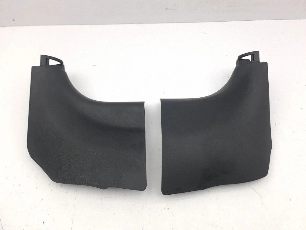 Foot area side trim 85823Q0900NNB