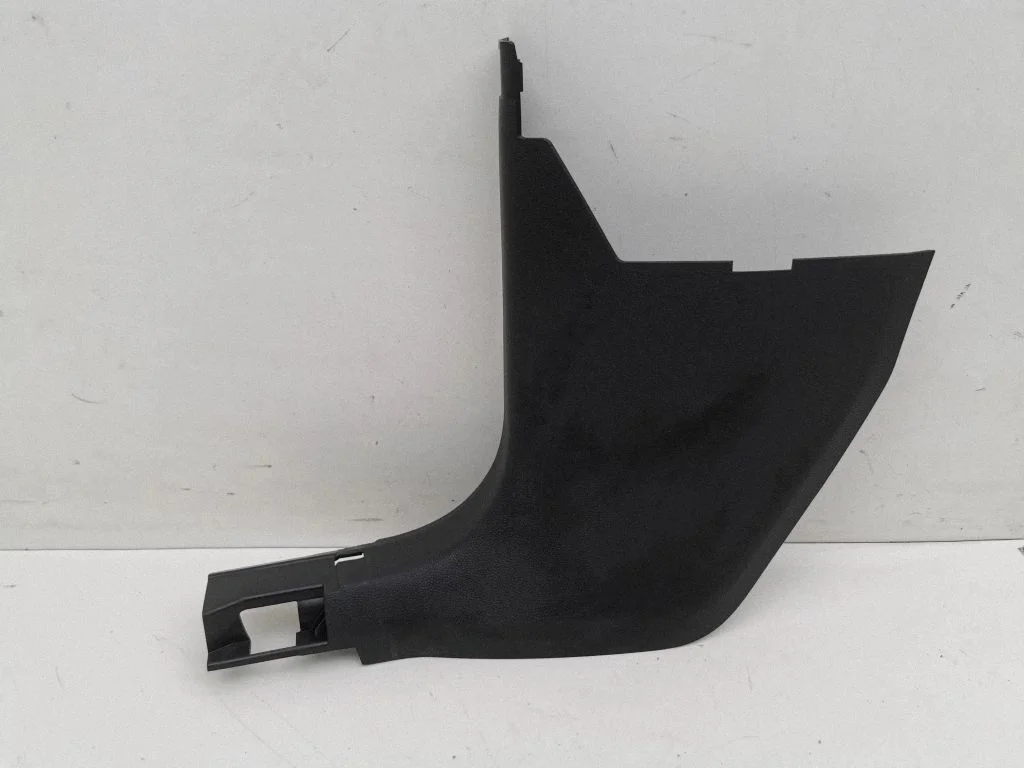 Foot area side trim 5H2863483